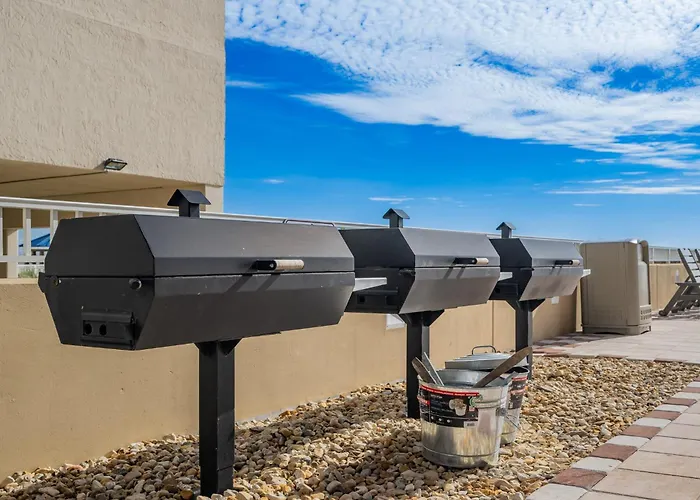 Phoenix Gulf Towers 1706 Apartment